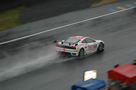 Man var nødt til at træne i det våde vejr.
(Foto: Motorsporten.dk)
